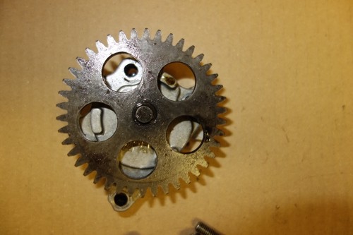 Kawasaki KLR600 KLR 600 B 1985 oil pump feeder engine motor - Picture 3 of 6