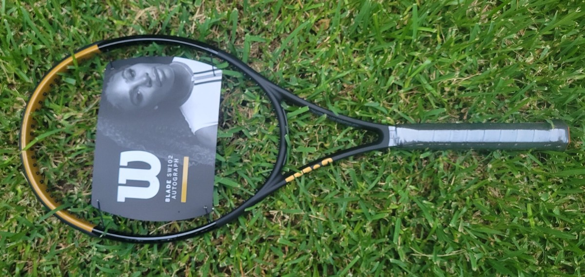 Wilson Blade SW 102 Serena Williams Autograph V7 4 1/8, 1/4 Wilson Blade SW 102 Serena Williams Autograph V7 4 1/8, 1/4