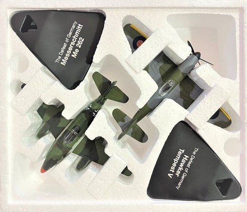 Atlas Editions Fighters WWII 3909-004 Messerschmitt Me262A Vs Hawker Tempest MkV - Picture 9 of 15