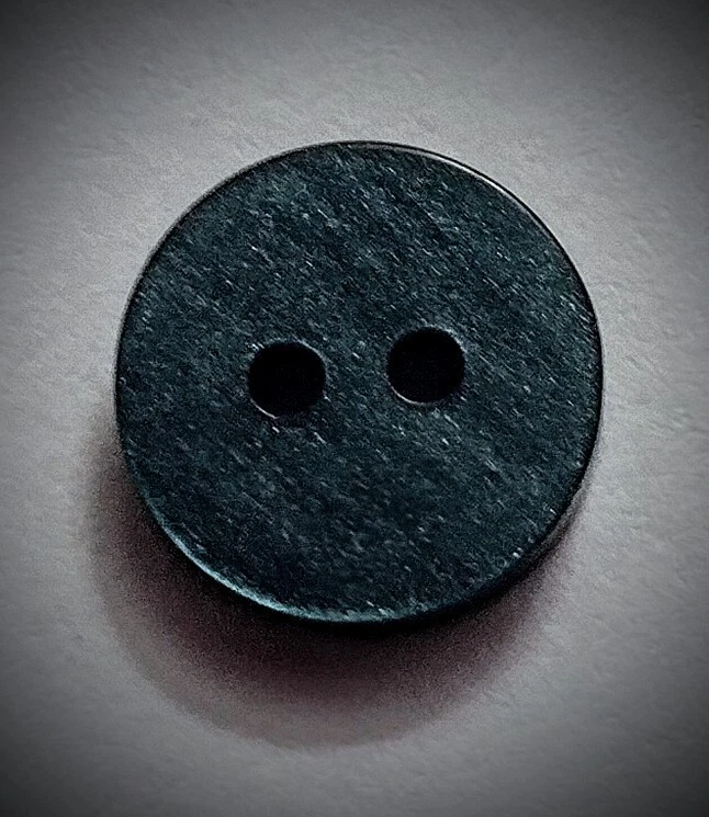 1/2" 2-Hole Star Design Hunter Green Craft/Clothing Buttons - Image 4 of 4