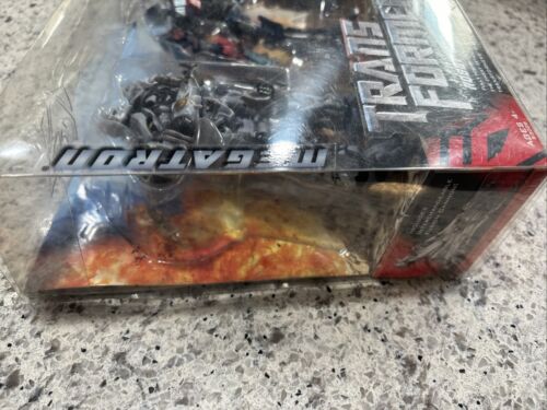 Walmart Ex. Transformers Robot Replicas Battle Damaged Megatron & Optimus Prime - Picture 6 of 8