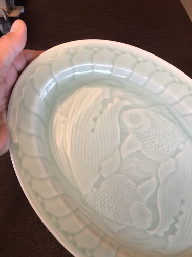 14” Chinese Celdon Zhong Guo Longquan Fish Decorated Signed Plate - Picture 2 of 10