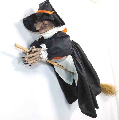 VTG Gemmy 24 Inch Hanging Animated Halloween Witch w Original Box EXCELLENT