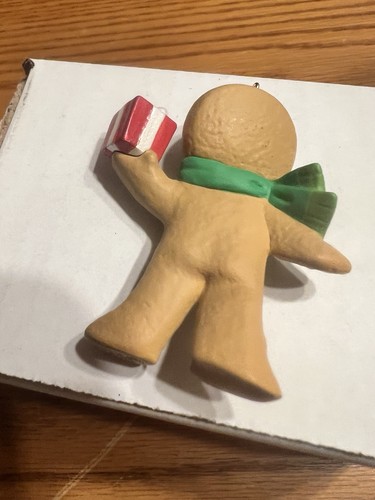 Hallmark Keepsake Christmas Ornament 2012 One Sweet Cookie Gingerbread Man - Picture 4 of 4