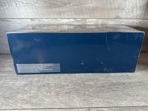 Micro Machines  Super Van City Transforming Playset & 1 Vehicle 2020 - Picture 11 of 11