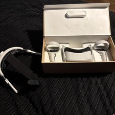 Oculus Quest 2 Virtual Reality Headset 128GB No Charger Oculus Quest 2 Virtual Reality Headset 128GB No Charger