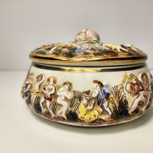 Vtg Mid Century R Capodimonte Porcelain Italy Trinket Box 3D Raised Decor. - Picture 10 of 12