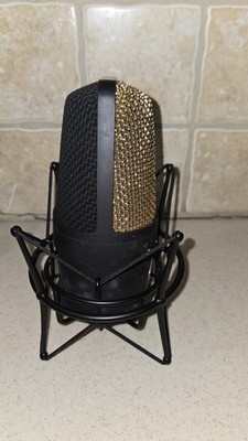 CAD E300-2 GOLD Large Diaphragm Multipattern Condenser Microphone