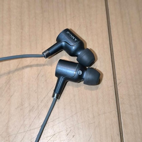 SONY IER-NW500N Wired Earphones Walkman Audio Equipment Tested Used - Picture 2 of 4