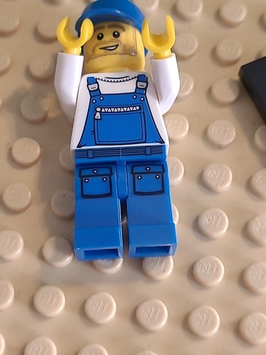 Lego Plumber Minifigure Series 9 Collectible 71000 CMF Lot Rare HTF Retired - Picture 1 of 8