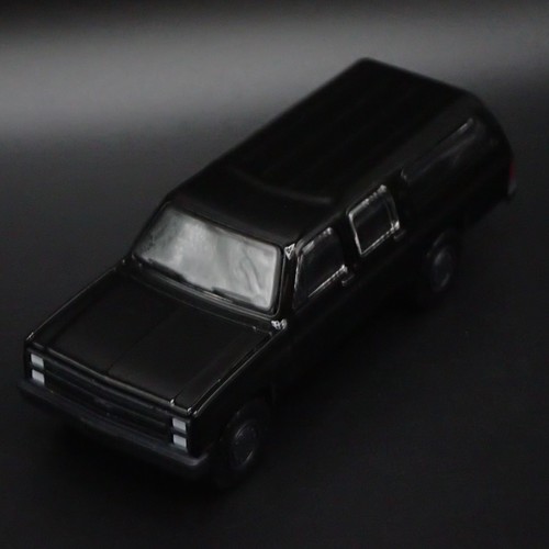 1973-1991 Chevy Chevrolet Suburban K20 Deluxe Nero 1:64 Scala Modellino Auto - Foto 6 di 7