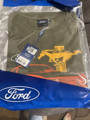 Ford Mustang Official Licensed Product Mens Tshirt Size Medium Muscle Car V8 - Picture 6 of 6