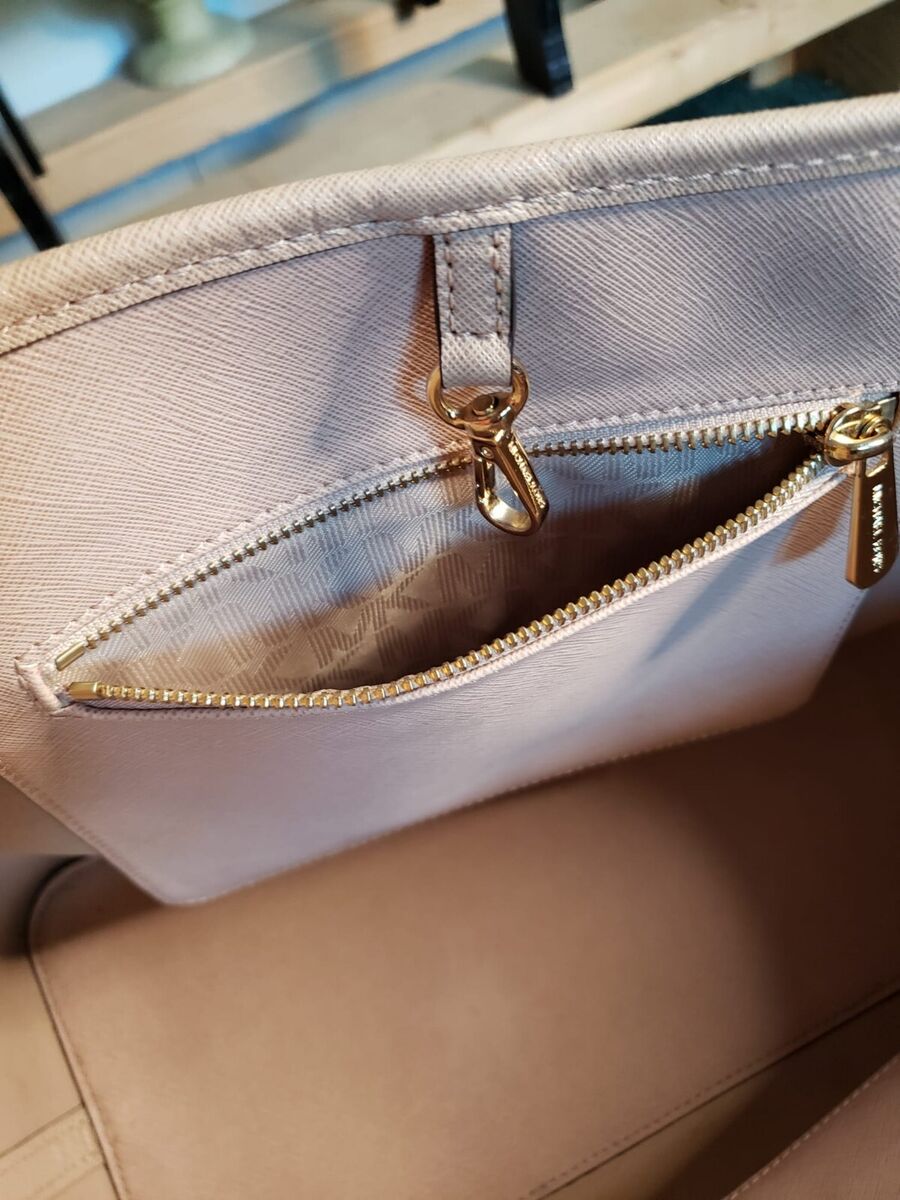 Michael Kors Bag Pre-Owned $50 Excellent Condition! | eBay