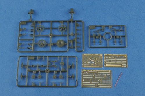 HobbyBoss 83810 1/35 Soviet T-26 Light Infantry Tank Mod.1936/1937 - Picture 10 of 10