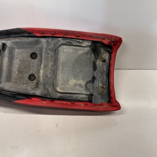 1995 Honda XR200R OEM SEAT SADDLE 77200-KT0-A50ZA - Picture 7 of 11