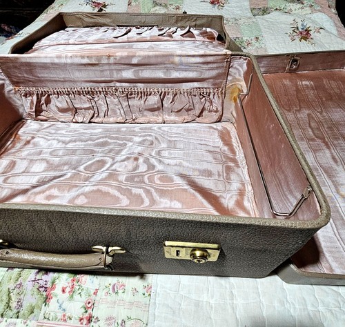 Antler Beige Soft Side Suitcase 1950s satin lined 2-tier England vtg luggage - Bild 7 von 12