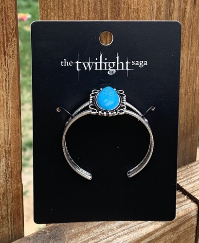The Twilight Saga Bella Swan Replica Faux Turquoise Stone Cuff Bracelet NOC - Picture 1 of 7
