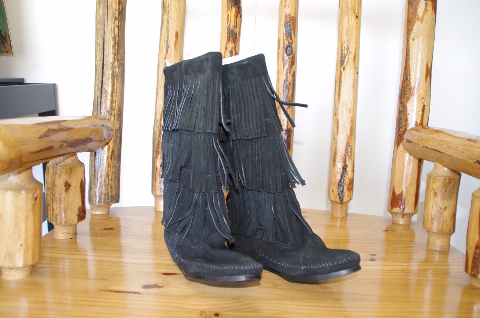 New with Box Minnetonka Women's 3 Layer Fringe Boots Black sz 7 New with Box Minnetonka Women's 3 Layer Fringe Boots Black sz 7