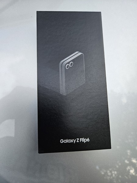 New listingSamsung Galaxy Z Flip 6 256GB Silver Shadow Sealed and NEW - image 1