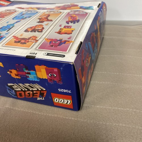 LEGO Queen Watevra's Build Whatever Box 455 Pieces 70825 The LEGO Movie 2 - Picture 7 of 10