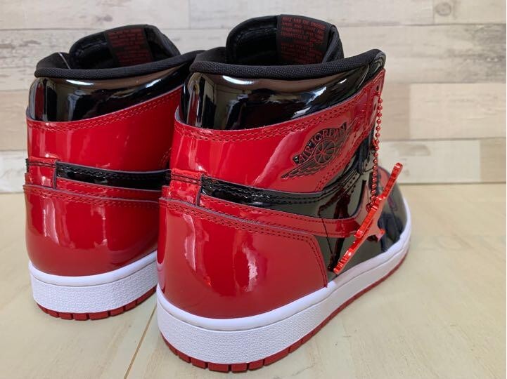 Nike Air Jordan 1 patent bread (艶消し) AJ1 High OG 