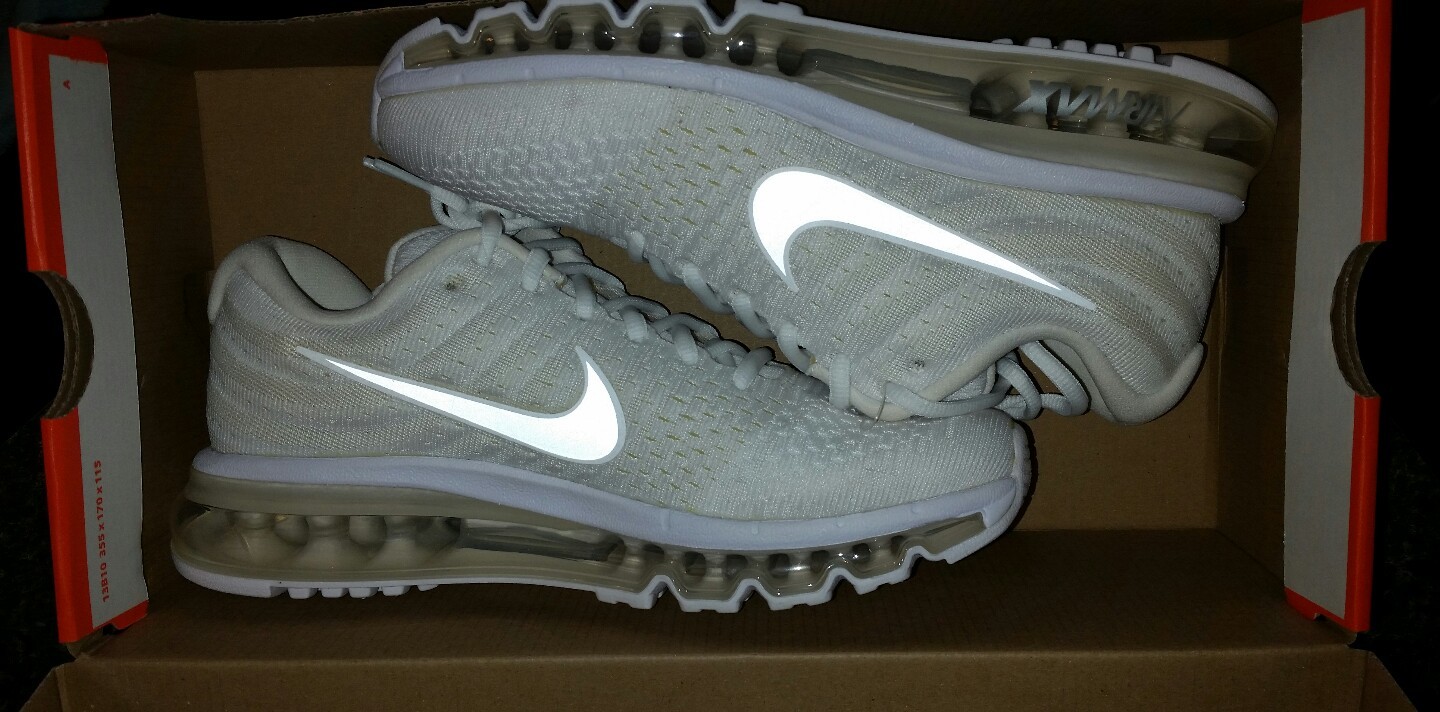 NIKE AIR MAX 2017 WOMEN SIZE SIZE SIZE 8 NEW WITH BOX d5ac45 NIKE AIR MAX 2017 WOMEN SIZE SIZE SIZE 8 NEW WITH BOX d5ac45