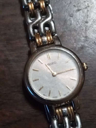Ladies Seiko Silver Tone Wrist Watch Great Condition Need Batteries Very Nice - Picture 2 of 8