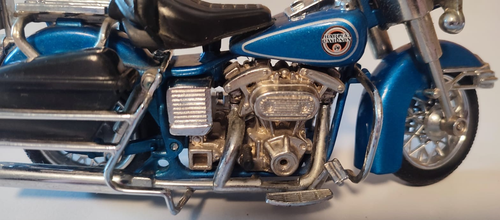 Harley Davidson Electra Glide Blau-Metallic 1:15 Motorrad-Modell Matchbox 1992 - Bild 10 von 14