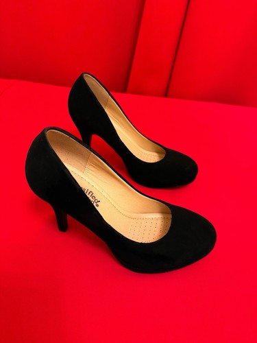 US 9 Black As Suede 🖤 City Classified Comfort Women’s Pumps High Heels 4” - Picture 2 of 10