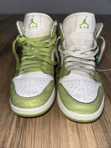 Nike Wmns Air Jordan 1 Mid SE Green Python AJ1 Casual Shoes DV2959-113 size 8 - Picture 2 of 18