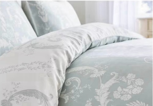 LAURA ASHLEY Josette Pale Blue And White Reversable Pattern QUEEN DUVET. NEW