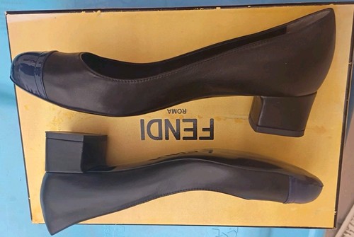 Zapatos de salón de cuero negros FENDI tacones altos, puntera de cuero patentada talla 37,5 (como nuevos) caja - Imagen 17 de 18