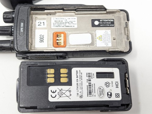 Motorola XPR 7550 UHF Two-Way Radio AAH56RDN9KA1AN - Picture 6 of 7