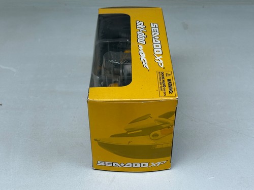 2003 Ski-Doo Mxz 800 Rev 1:12 Scale Die Cast Model Snowmobile 44047 NIB - Picture 4 of 7