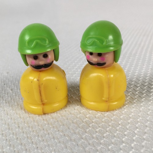 2 Stück 1972 Kenner SSP Pee Wee's Rennwagenfahrer Kunststoff Ersatz Personen