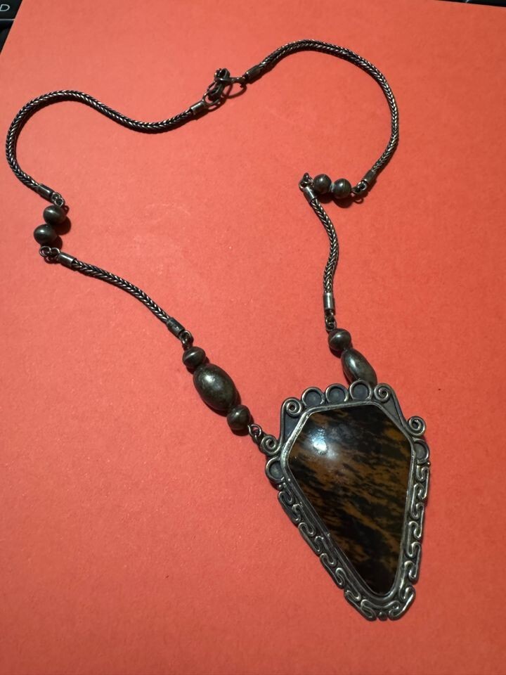 Picture 1 of 5