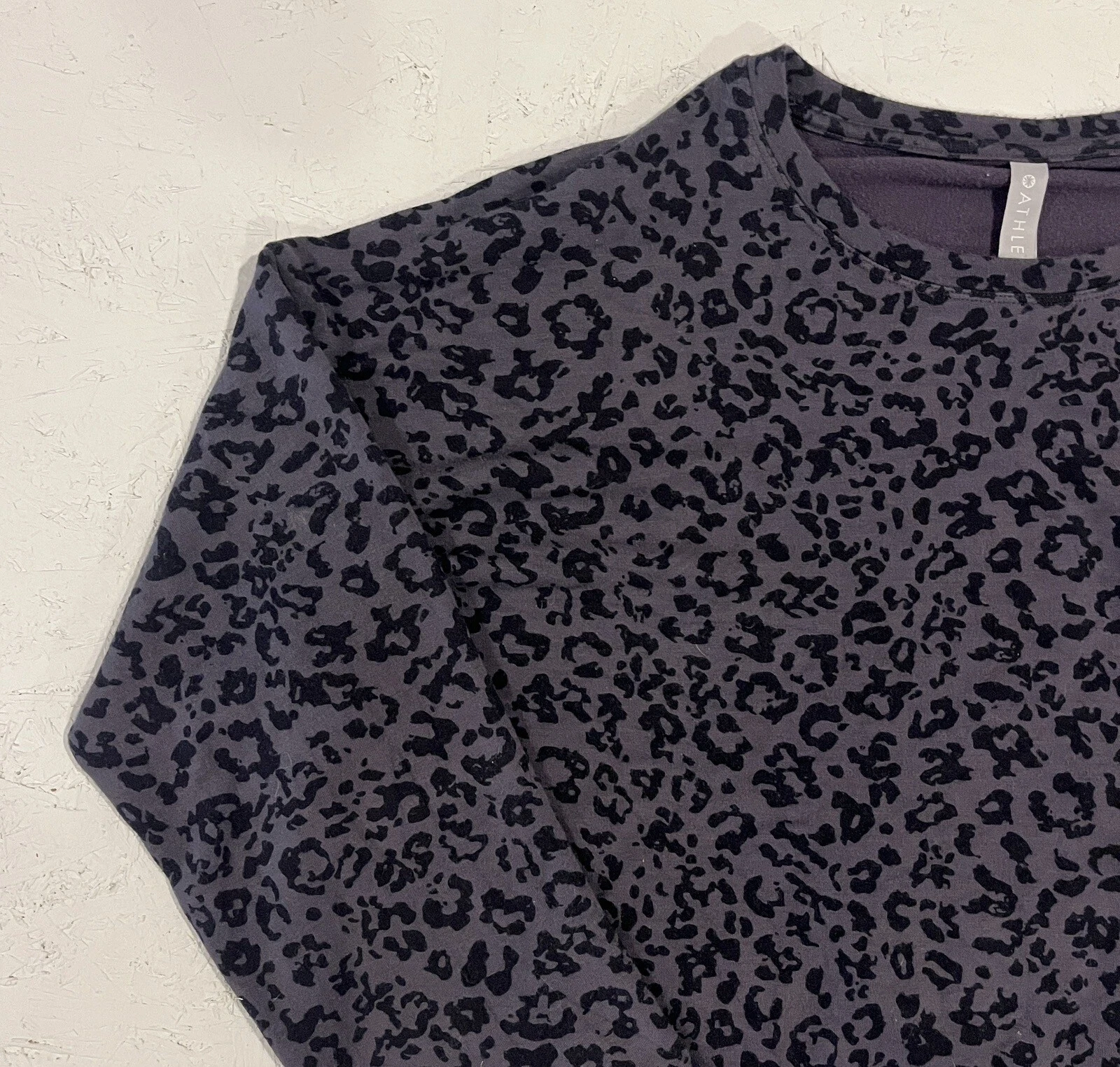 athleta pure luxe leopard style 502398 black sweatshirt