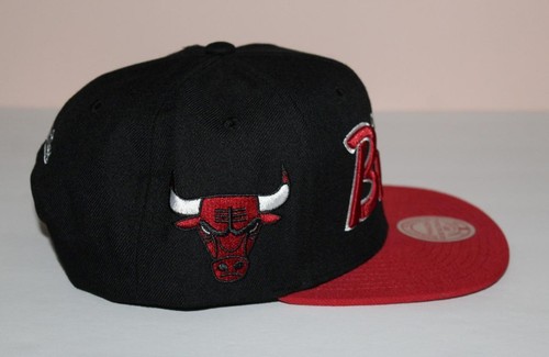NWT Mitchell & Ness CHICAGO BULLS Snapback Hat Black Cap CLASSIC SCRIPT *3S - Picture 3 of 7