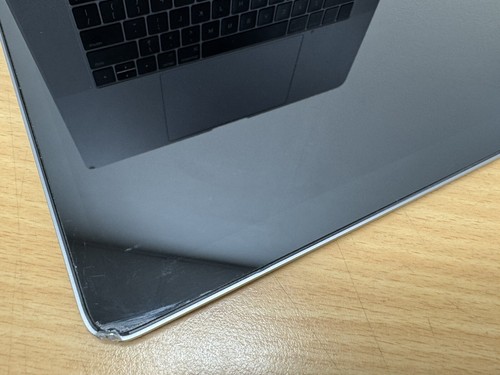 Apple Macbook Pro (2016) - 15"/Intel i7/16GB RAM/512GB NVMe SSD Quad-Cores Grey - Picture 21 of 24