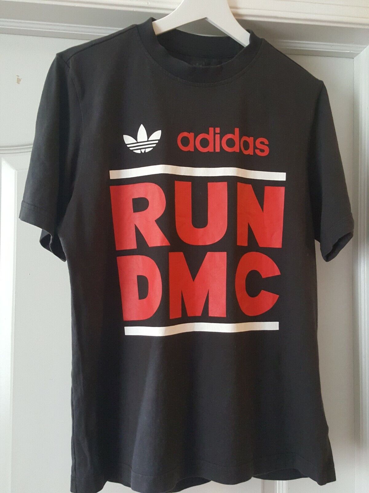 Adidas RUN-DMC &amp; JAM MASTER JAY T- SHIRT. |