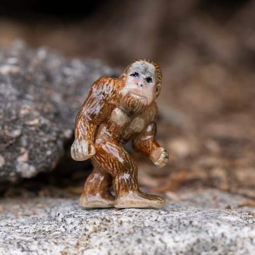 Little Critterz Cryptozoology Sasquatch "Bigfoot" - Miniature Porcelain Figurine - Picture 4 of 4
