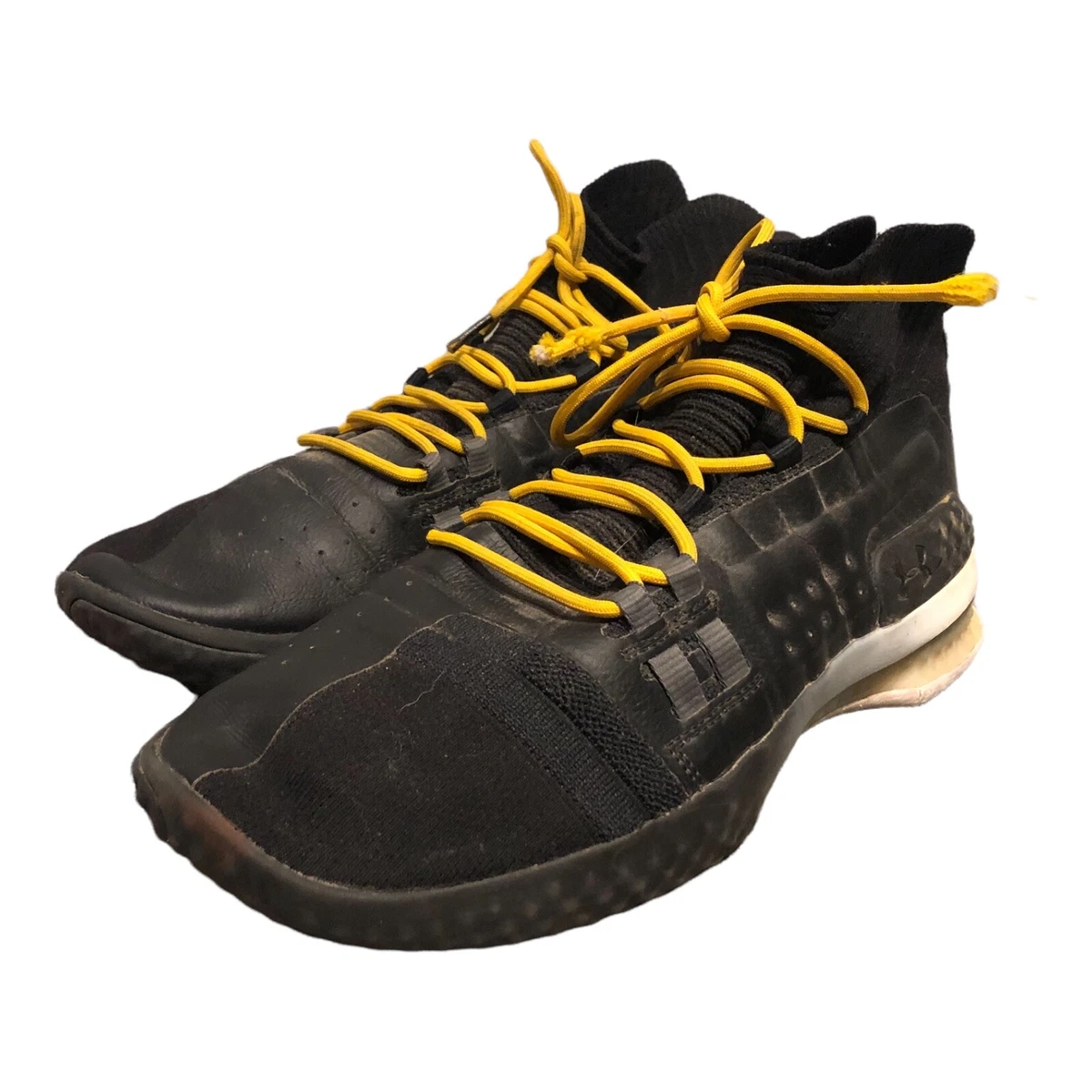 Running shoes for men hotsell below 1