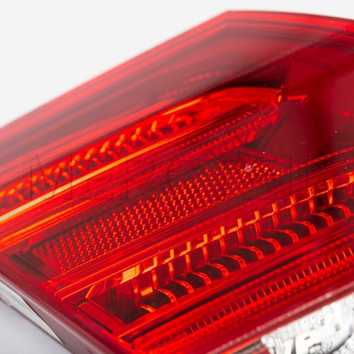 MERCEDES BENZ E CLASS W212 REAR INNER LEFT BRAKE LIGHT - Picture 4 of 5