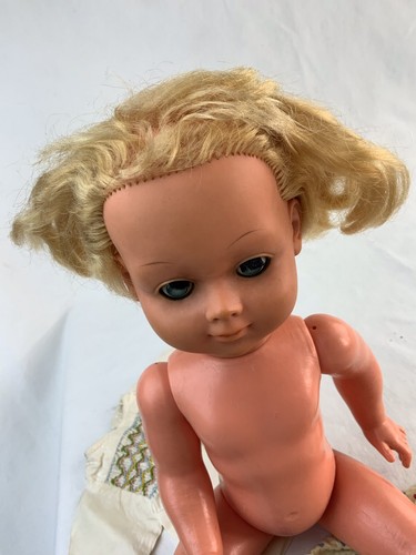 Lotto 15 BAMBOLE VINTAGE PGHR occhi aperti chiusi 16” vinile plastica taglio capelli e vestiti - Foto 8 di 12