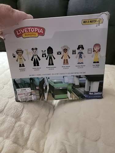 DevSeries Livetopia Roleplay Day at the Zoo 12 pc w/ Exclusive Virtual Item Code - Picture 5 of 5