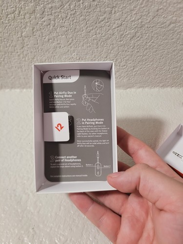 Twelve South AirFly Duo Bluetooth Wireless Audio Transmitter Receiver Connect 2 - Picture 6 of 6