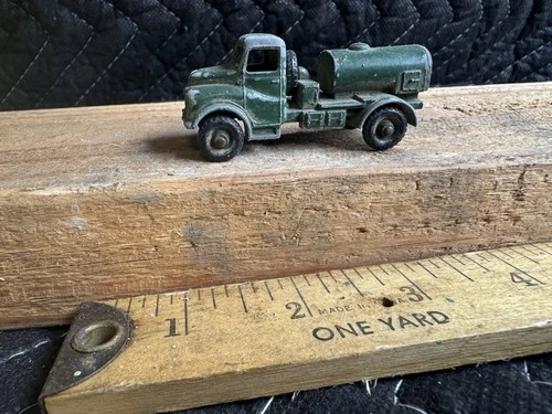 Vintage Matchbox Lesney | No. 71 AUSTIN 200 GALLON WATER TRUCK. 2 Of 2