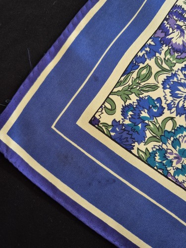 LIBERTY OF LONDON 68cm Silk Square Scarf Blue Floral Cream - Bild 12 von 24