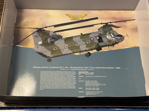 Corgi Aviation Archive AA34202 Chinook HC.1 18SQD RAF Falklands 1982 Ltd Ed 1:72 - Picture 12 of 20