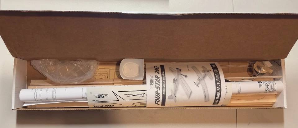 Sig Four Star 20 EP (alimentado eléctrico)/nuevo/completo kit balsa avión radiocontrol Foto 2 de 4